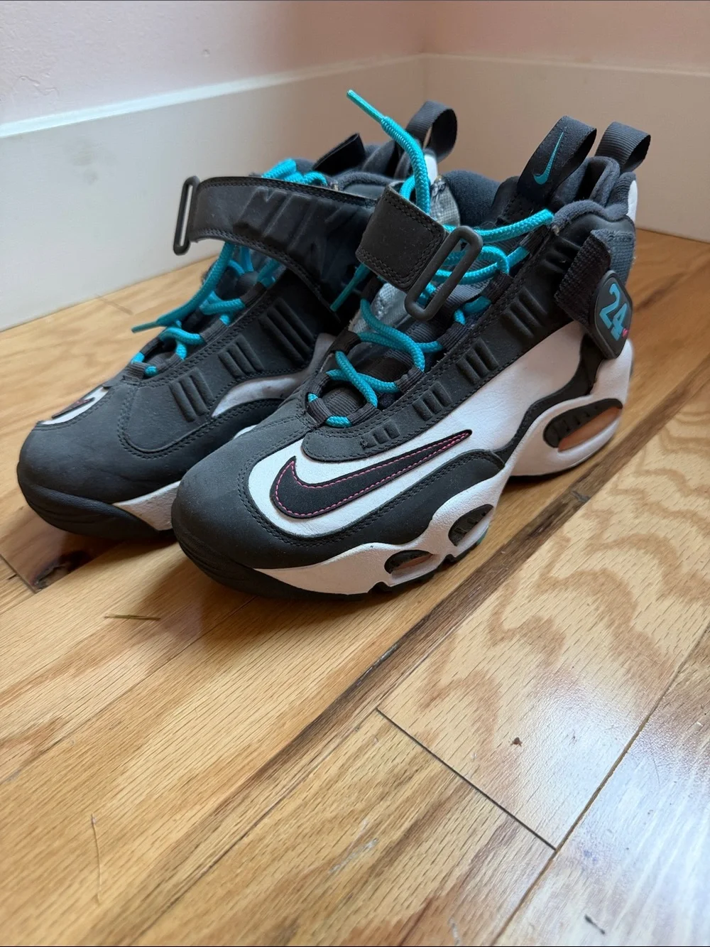 Nike Air Griffey Max 1 Home Run Derby Black White Kids 6Y/ Women’s 8